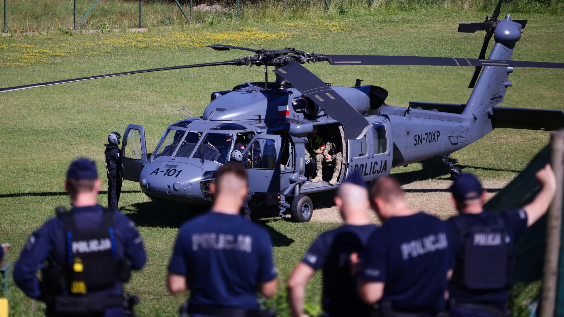 Syreny alarmowe zawyją wiele razy nad Warszawą. Wyjaśniamy, co się dzieje