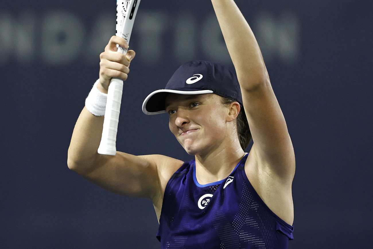 Iga Świątek w nocy z piątku na sobotę ograła w San Diego Amerykankę Coco Gauff, wygrywając gładko 6:0, 6:3.