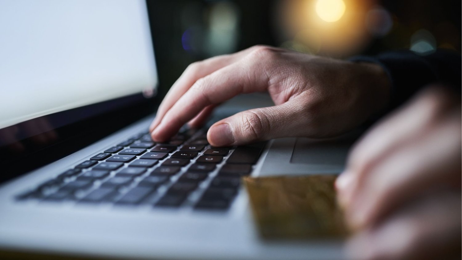 Nowe oszustwo przez AI to miał być szybki zarobek. Łatwo stracić czujność i pieniądze