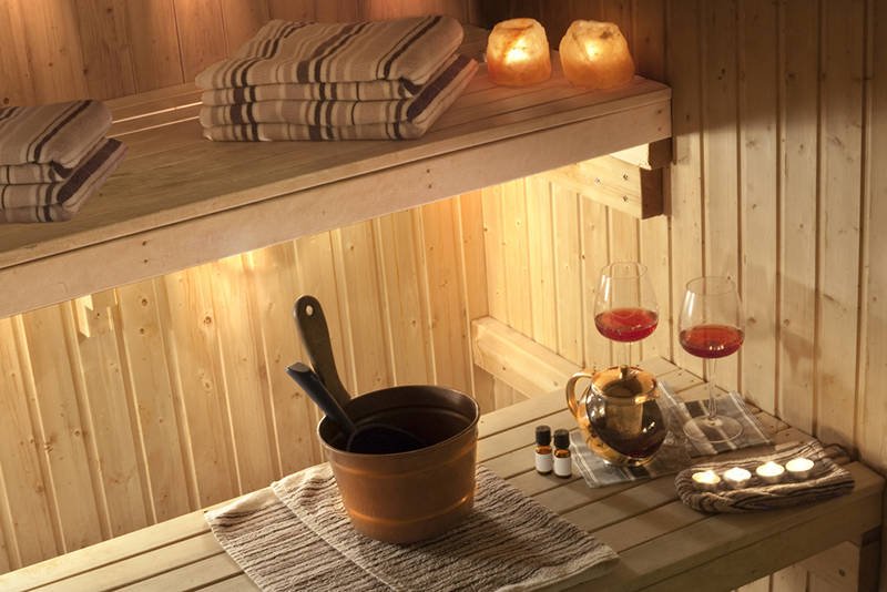 SLD wydawało na SPA, Ruch Palikota - na wina