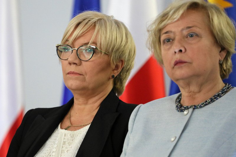 Prezes TK Julia Przyłębska ogłosiła zawieszenie posiedzenia SN.