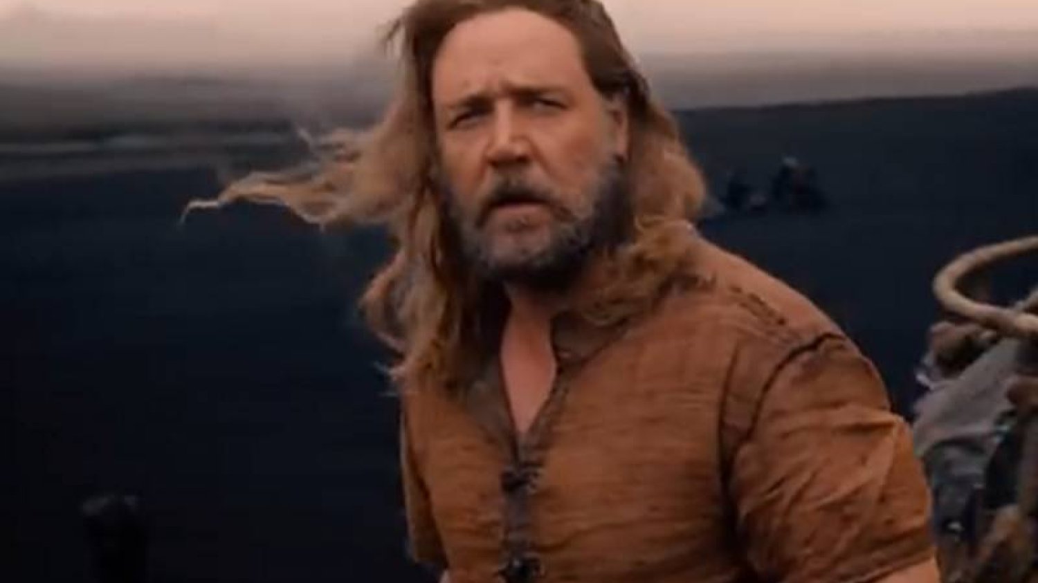 Kadr z filmu "Noe: Wybrany przez Boga" W tytułowej roli Russel Crowe.