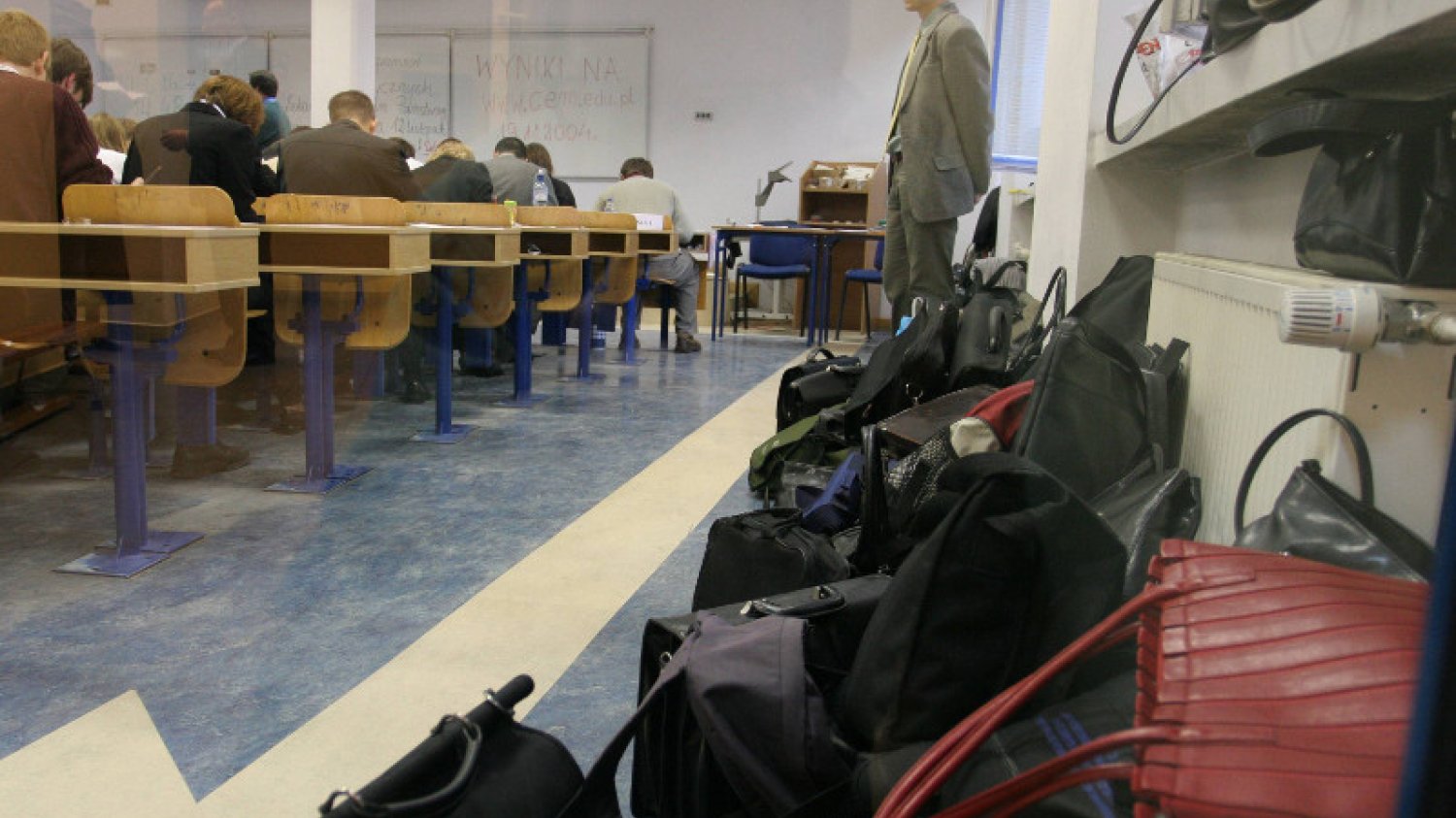 Lekarski Egzamin Końcowy musi być na płaskiej sali.