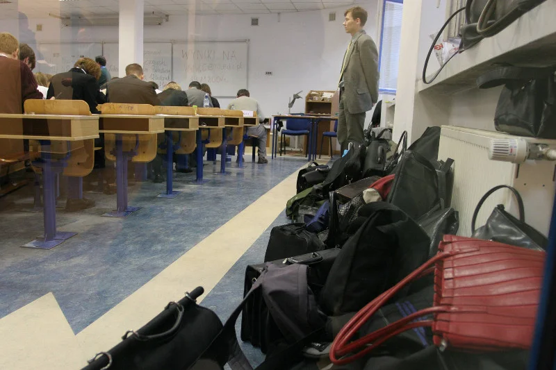 Lekarski Egzamin Końcowy musi być na płaskiej sali.