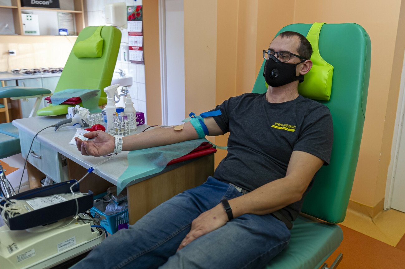 Zapotrzebowanie na krew nie spada, a liczba honorowych dawców maleje. Czy nowe przywileje będą dobrą zachętą?