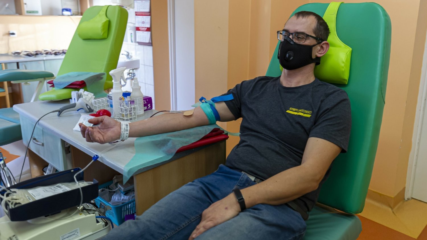 Zapotrzebowanie na krew nie spada, a liczba honorowych dawców maleje. Czy nowe przywileje będą dobrą zachętą?