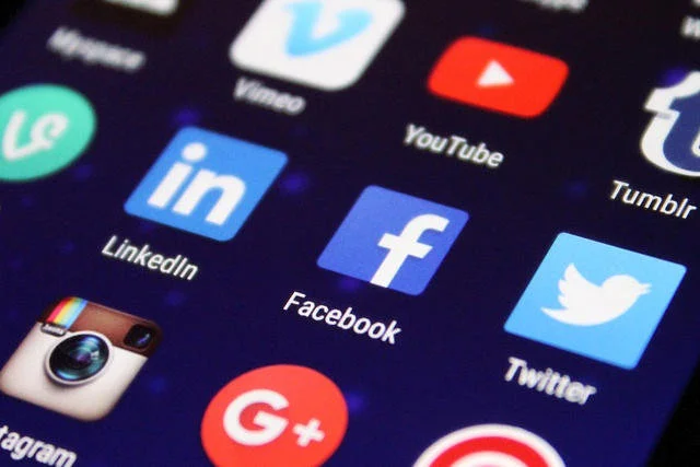 Nastolatki w Europie będą miały ograniczony dostęp do Facebooka?
