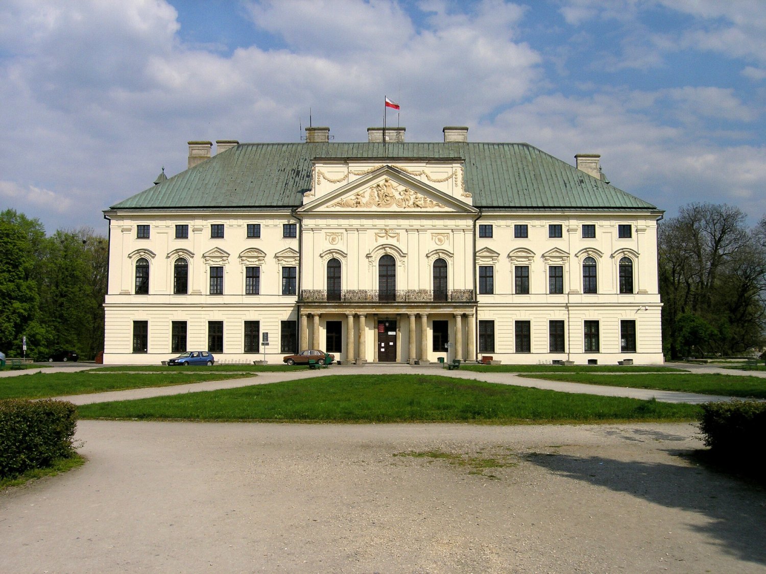 Radny PiS palił marihuanę w toalecie starostwa. Złapali go policjanci