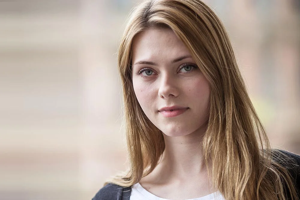 Natalia - jest studentką Uniwersytetu Warszawskiego. Studiuje prawo i finanse