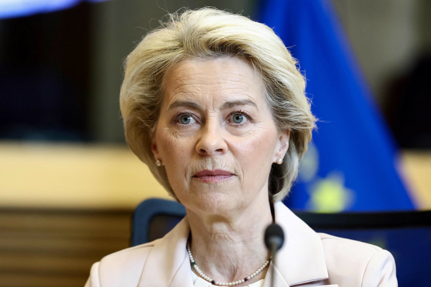 Szefowa KE pojechała na Węgry, aby przekonać premiera tego kraju do embarga na ropę z Rosji.