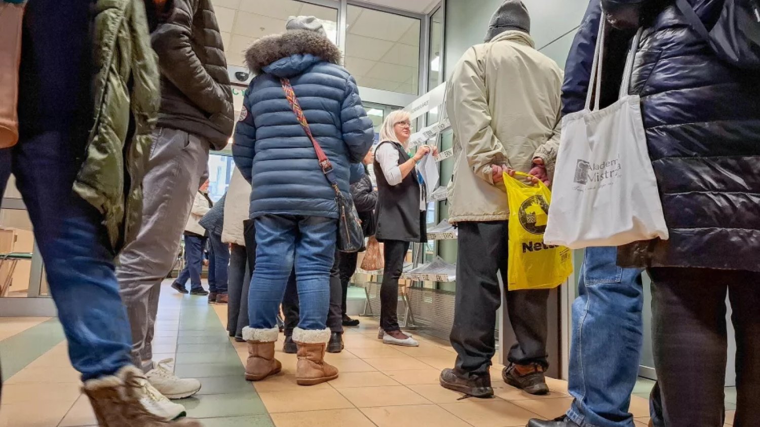 Świadczenie wspierające wzrosło w marcu 2025 r. Niektórzy otrzymują już ponad 4 tys. zł brutto