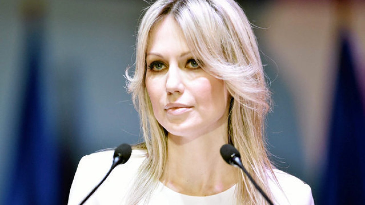 Magdalena Ogórek komentuje nowelizację ustawy o służbie zagranicznej i przez przypadek uderza w męża Julii Przyłębskiej.