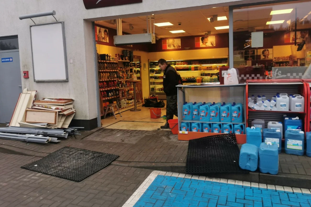 37-letnia kobieta, która w lutym bieżącego roku zdemolowała swoim samochodem stację benzynową w Rymaniu, nie zostanie ukarana.