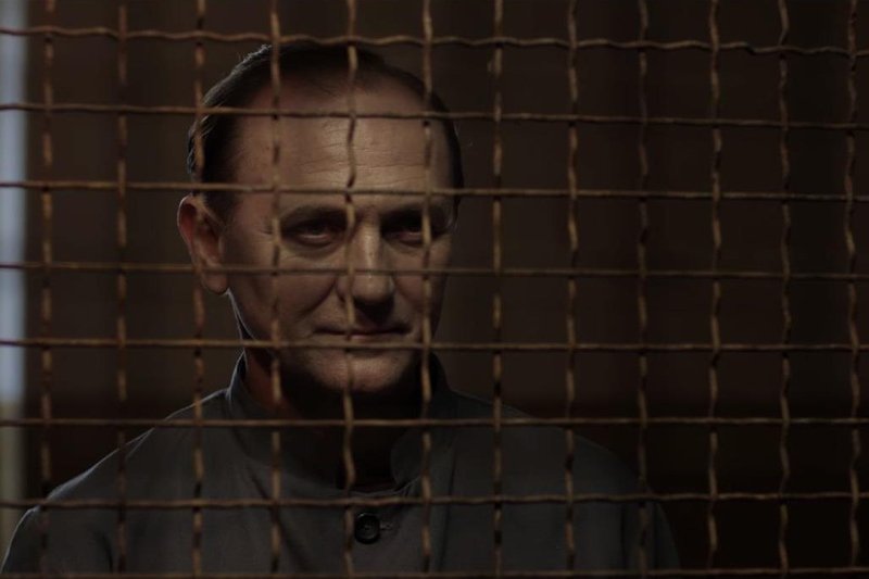 Władysław Mazurkiewicz, zwany "Pięknym Władkiem'' i ''Eleganckim mordercą'', to jeden z najbardziej niesławnych seryjnych zabójców w powojennej Polsce. Mordował kierowany żądzą zysku. W filmie ''Ach, śpij kochanie'' wcielił się w niego Andrzej Chyra