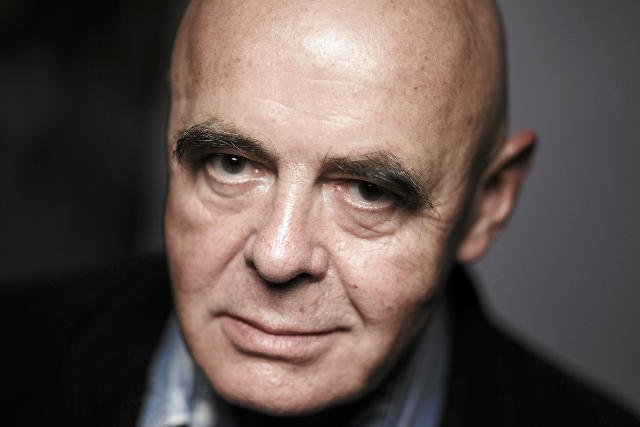 Aktor i satyryk Stanisław Tym znowu kpi z rządu Prawa i Sprawiedliwości.