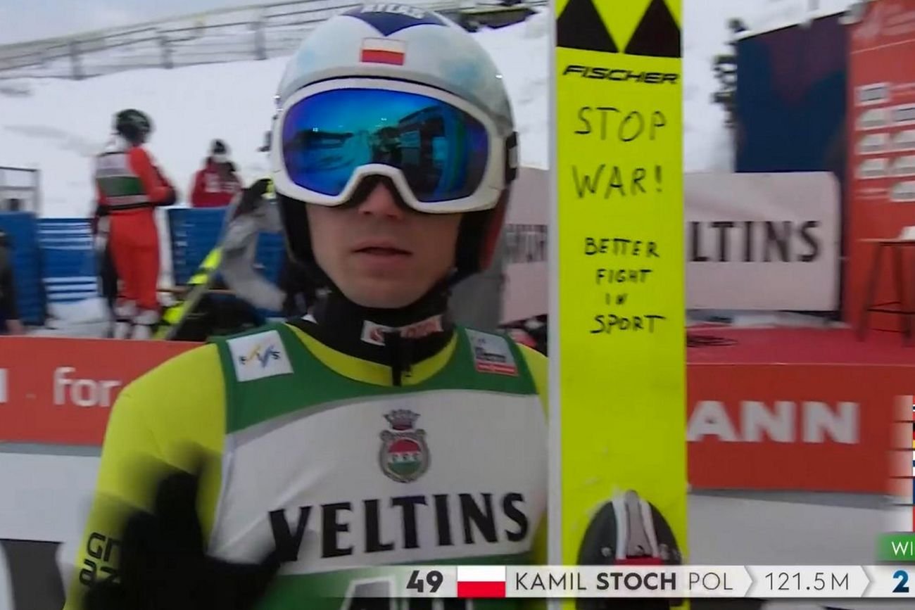 Kamil Stoch na swoich nartach umieścił jasny przekaz: "Zatrzymać wojnę!"