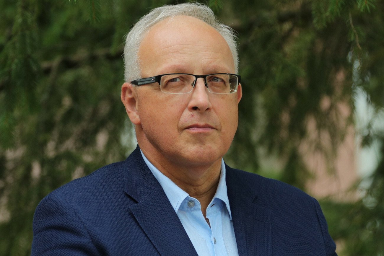 W rozmowie z naTemat.pl prof. Robert Flisiak podkreślił, że w przypadku COVID-19 żaden lek, w tym Molnupiravir, nie będzie tak skuteczny jak szczepienie.