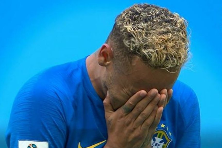 Brazylijski piłkarz Neymar popłakał się po meczu z Kostaryką.