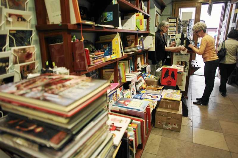 Księgarnie internetowe stały się celem Towarzystwa Lexus