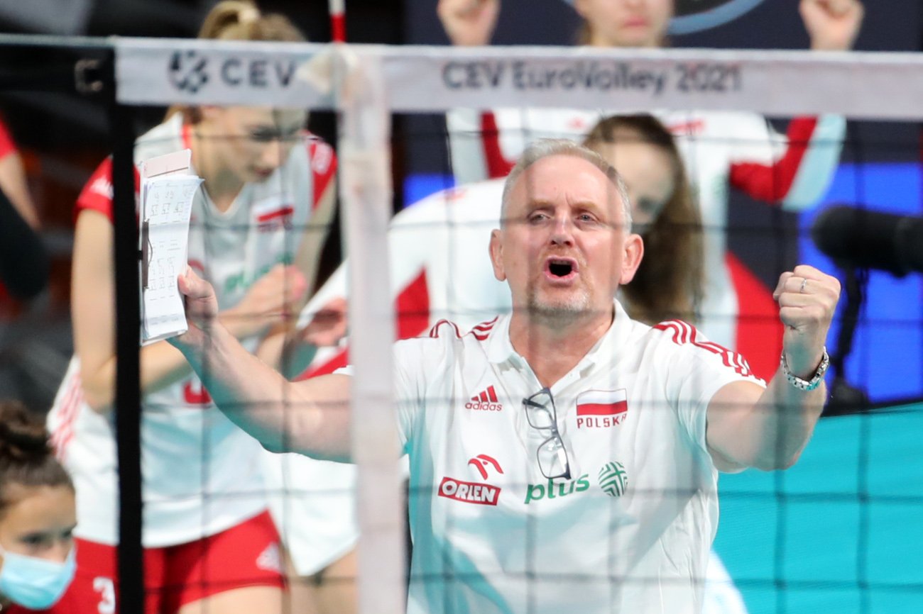 Jacek Nawrocki i jego drużyna po dwóch meczach grupowych jest liderem tabeli.