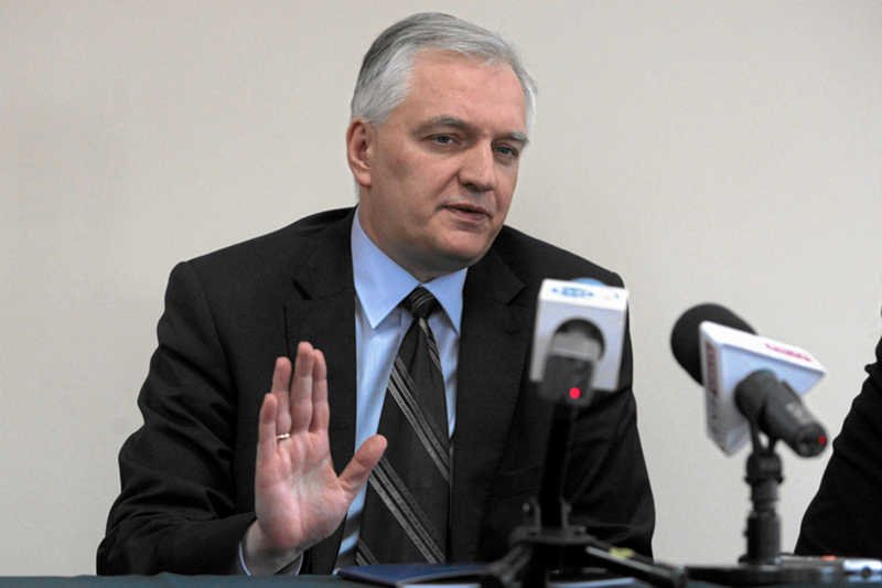 Jarosław Gowin chce "uwolnić" m.in. profesje konserwatora zabytków, muzealnika, strażaka i maklera.