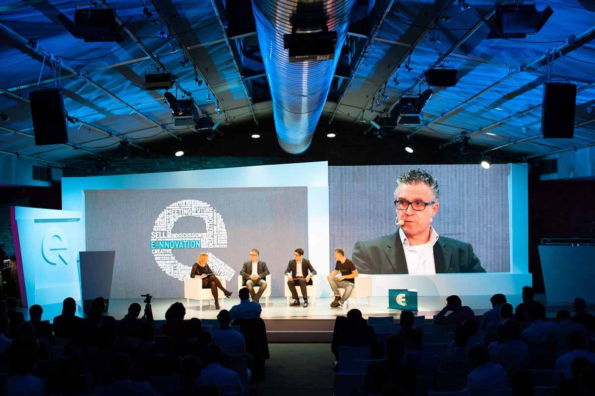 Konferencja zgromadziła łącznie około 350 gości.