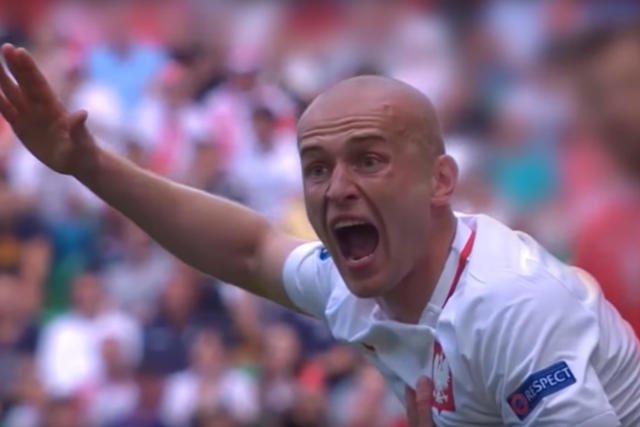 Michał Pazdan strzela karnego