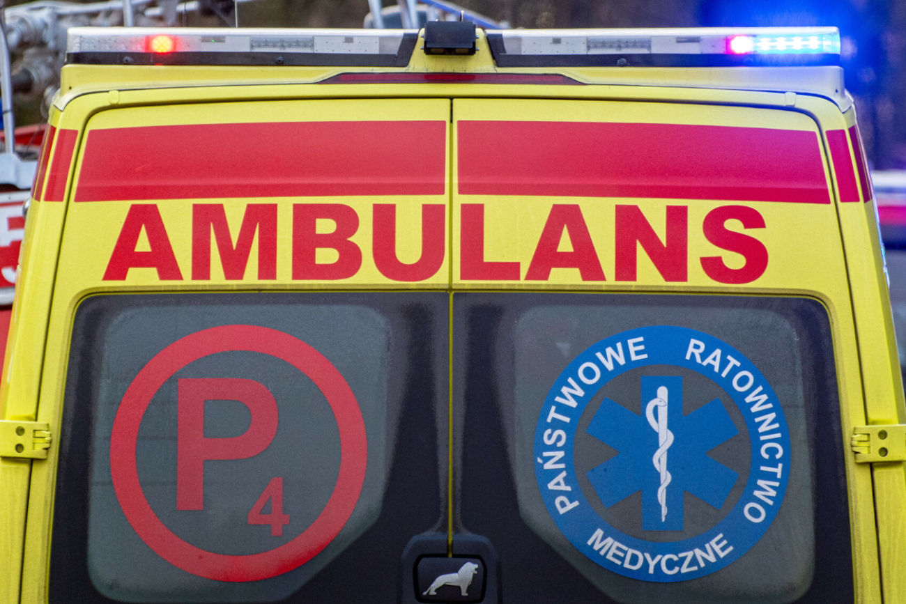 Śmiertelny wypadek na przejściu dla pieszych. Nie żyje nastolatka.