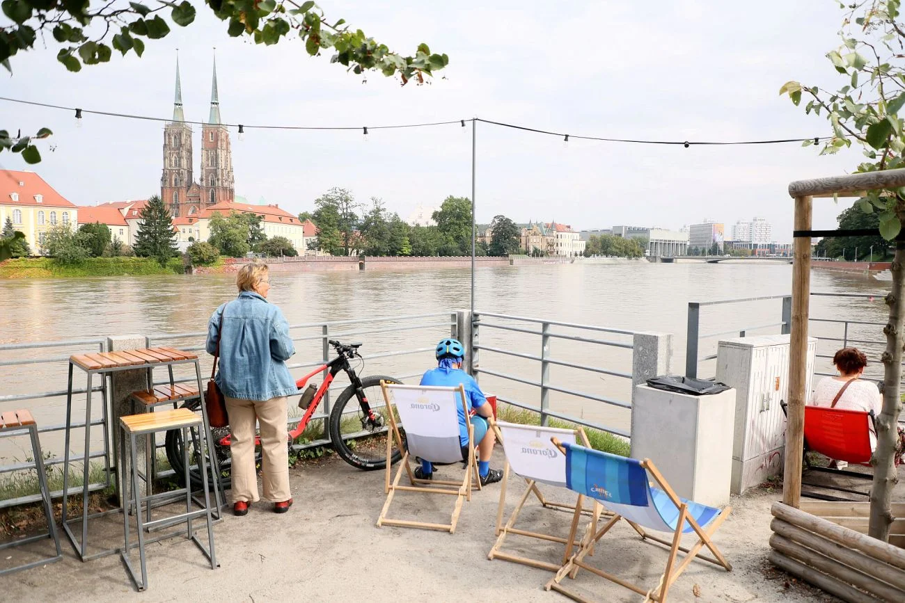 Mieszkańcy Wrocławia obserwują stan Odry z niepokojem
