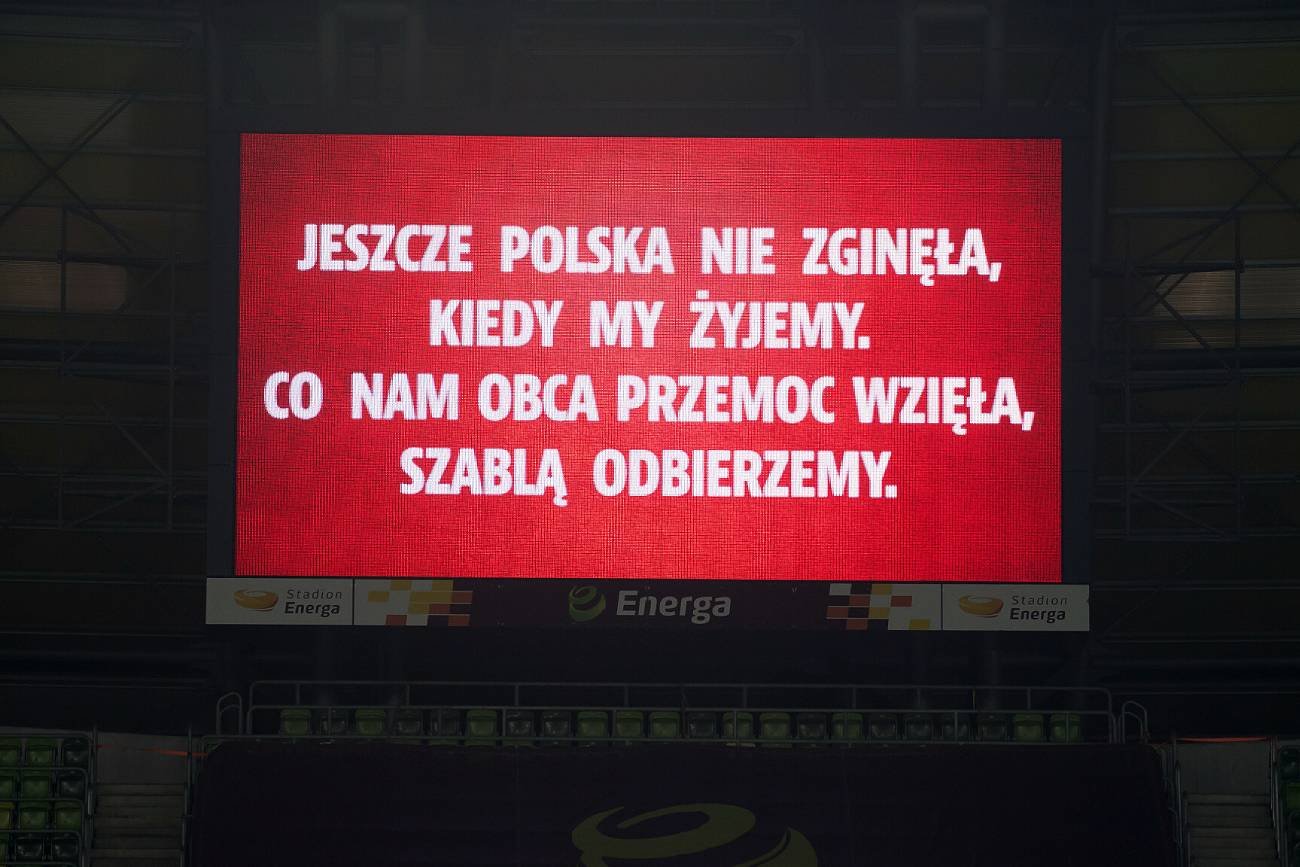 Rząd PiS planuje zmiany w oficjalnej treści "Mazurka Dąbrowskiego". W naTemat.pl publikujemy treść hymnu Polski uwzględniającą proponowane zmiany