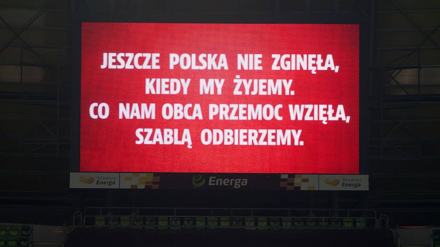 Rząd PiS planuje zmiany w oficjalnej treści "Mazurka Dąbrowskiego". W naTemat.pl publikujemy treść hymnu Polski uwzględniającą proponowane zmiany