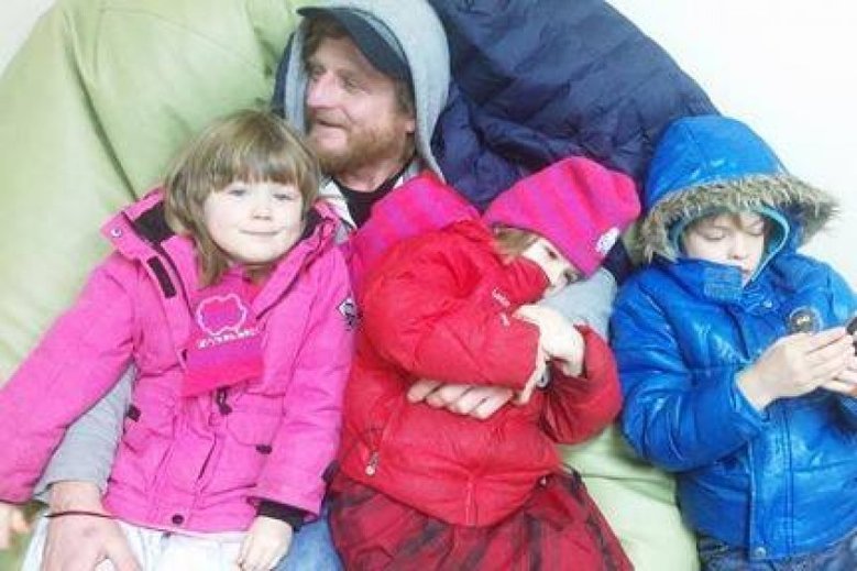 "Oddałabym wszystkie te pieniądze, żeby wrócił..." – napisała na FB żona Tomasza Mackiewicza, Anna Solska.