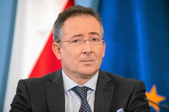 Minister Bartłomiej Sienkiewicz zatrudnił w MSW byłą współpracowniczkę ze swojej prywatnej firmy