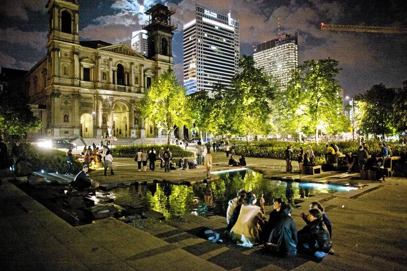 Plac Grzybowski to jedno z kulturalnych centrów Warszawy