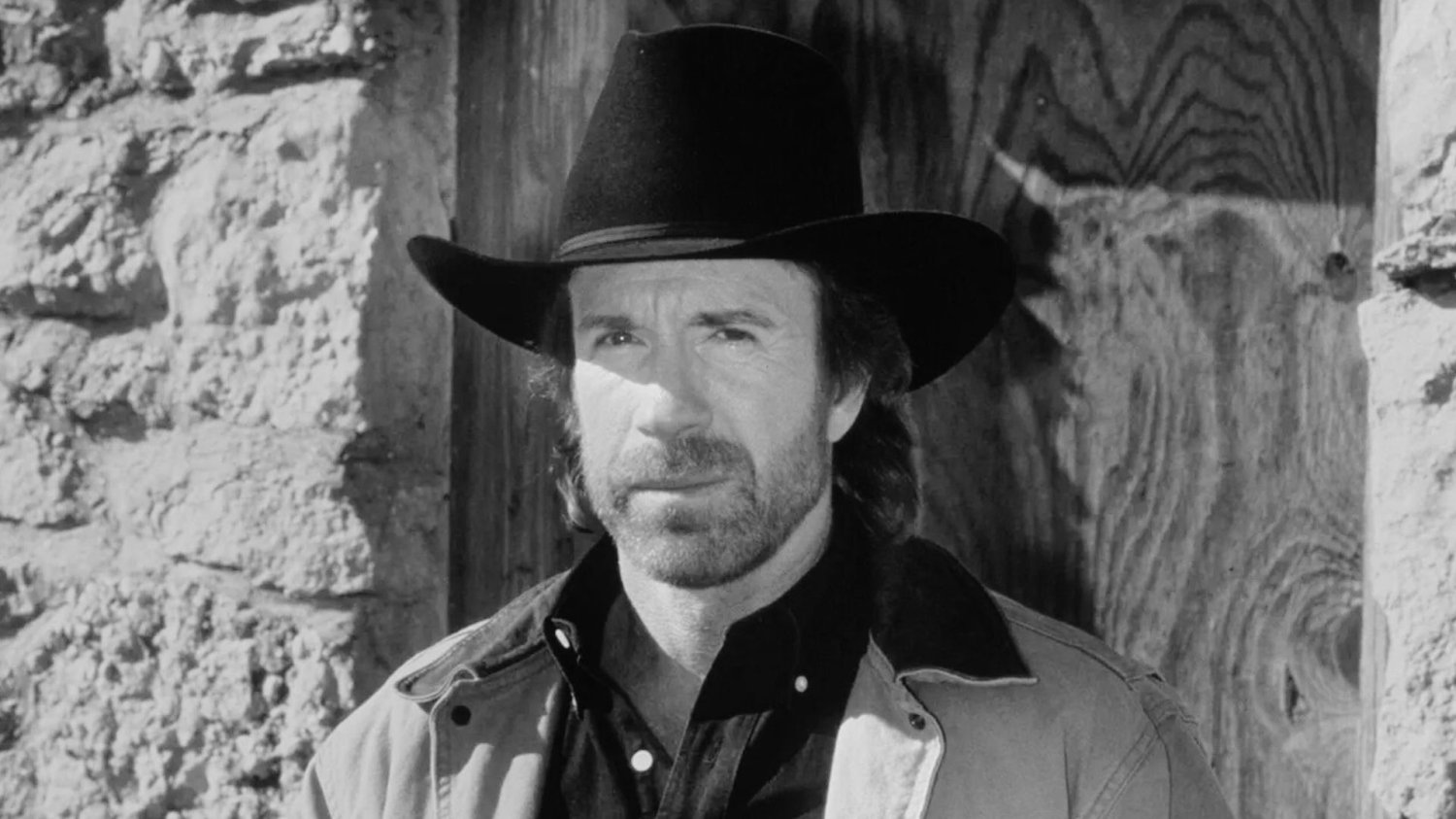 najważniejsze role Chucka Norrisa Chuck Norris w "Strażniku Teksasu"