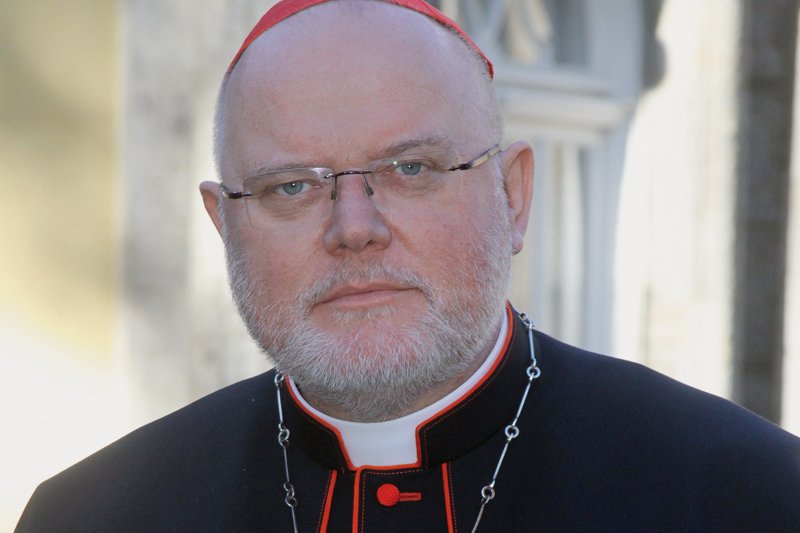 Kardynał Reinhard Marx skrytykował obowiązek wieszania krzyży w bawarskich urzędach.