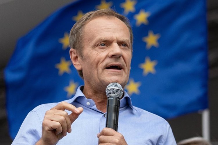 Donald Tusk ma pytanie do Polaków.