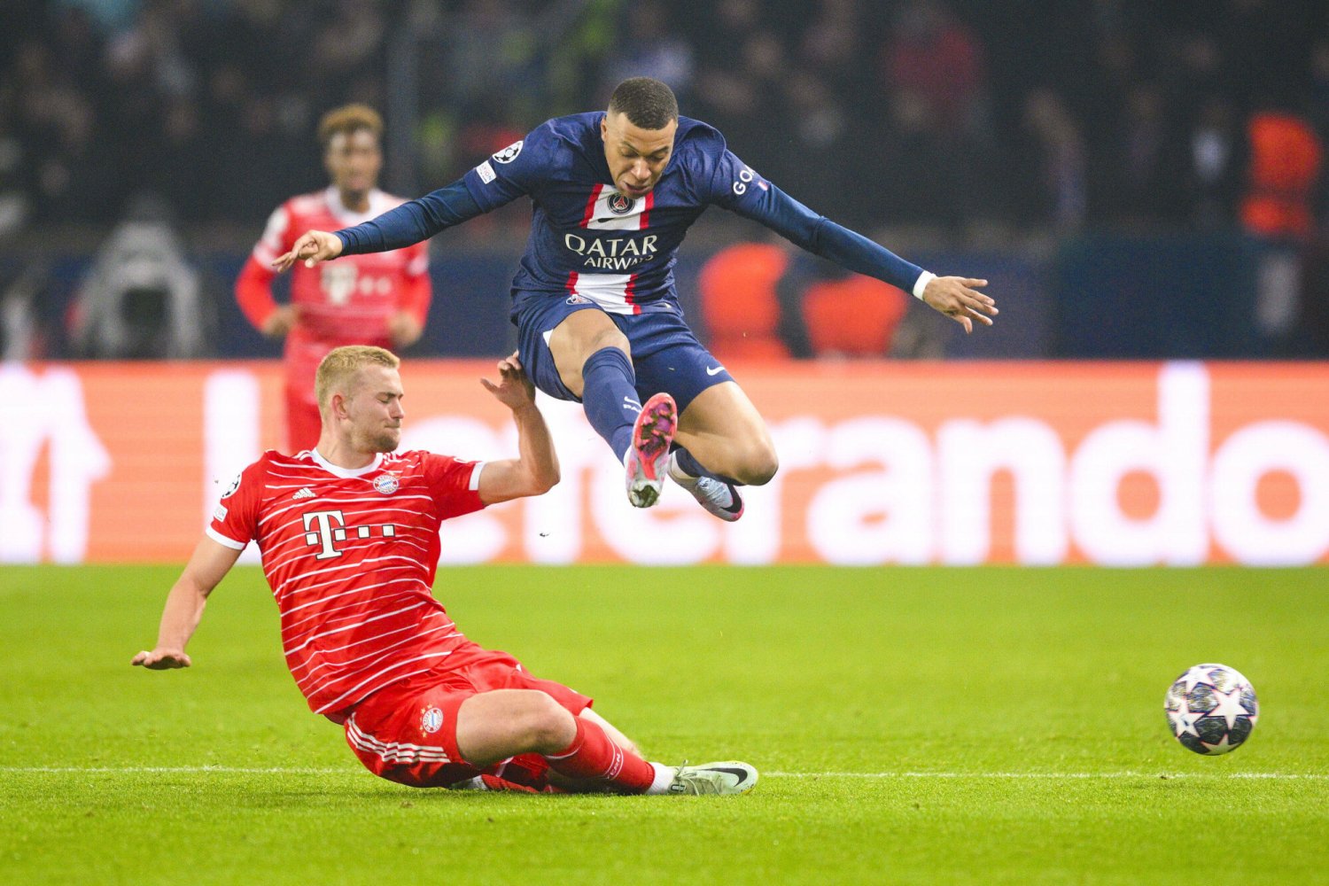 Bayern znów upokorzył PSG w Lidze Mistrzów. Nie pomógł nawet Kylian Mbappe i jego dwa gole