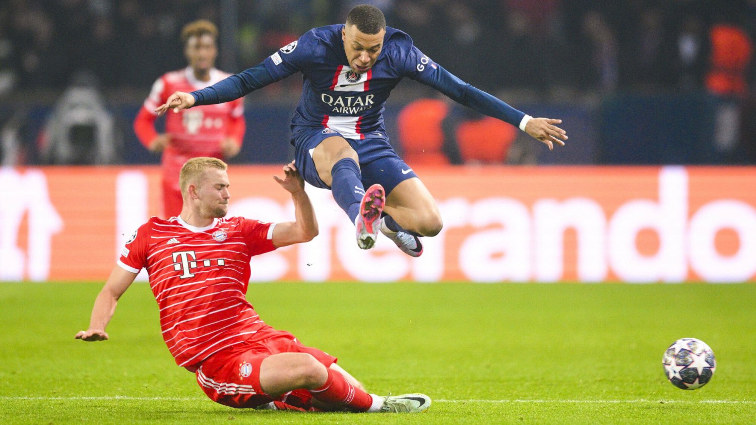 Bayern znów upokorzył PSG w Lidze Mistrzów. Nie pomógł nawet Kylian Mbappe i jego dwa gole