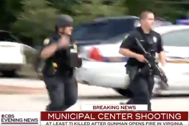 Napastnik z Virginia Beach zabił co najmniej 12 osób.