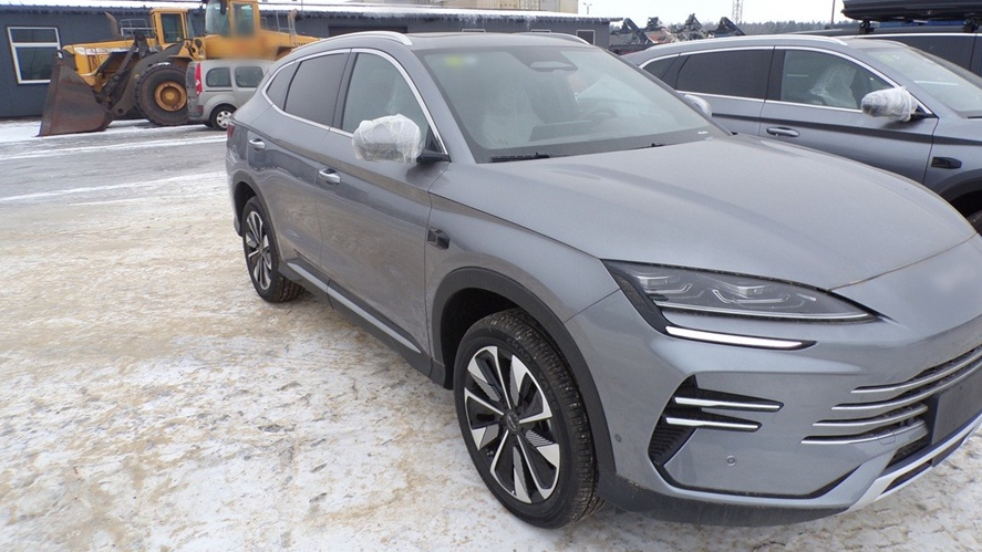 Transport podejrzanie tanich aut z Chin wpadł na granicy. Celnicy odkryli bezczelny szwindel