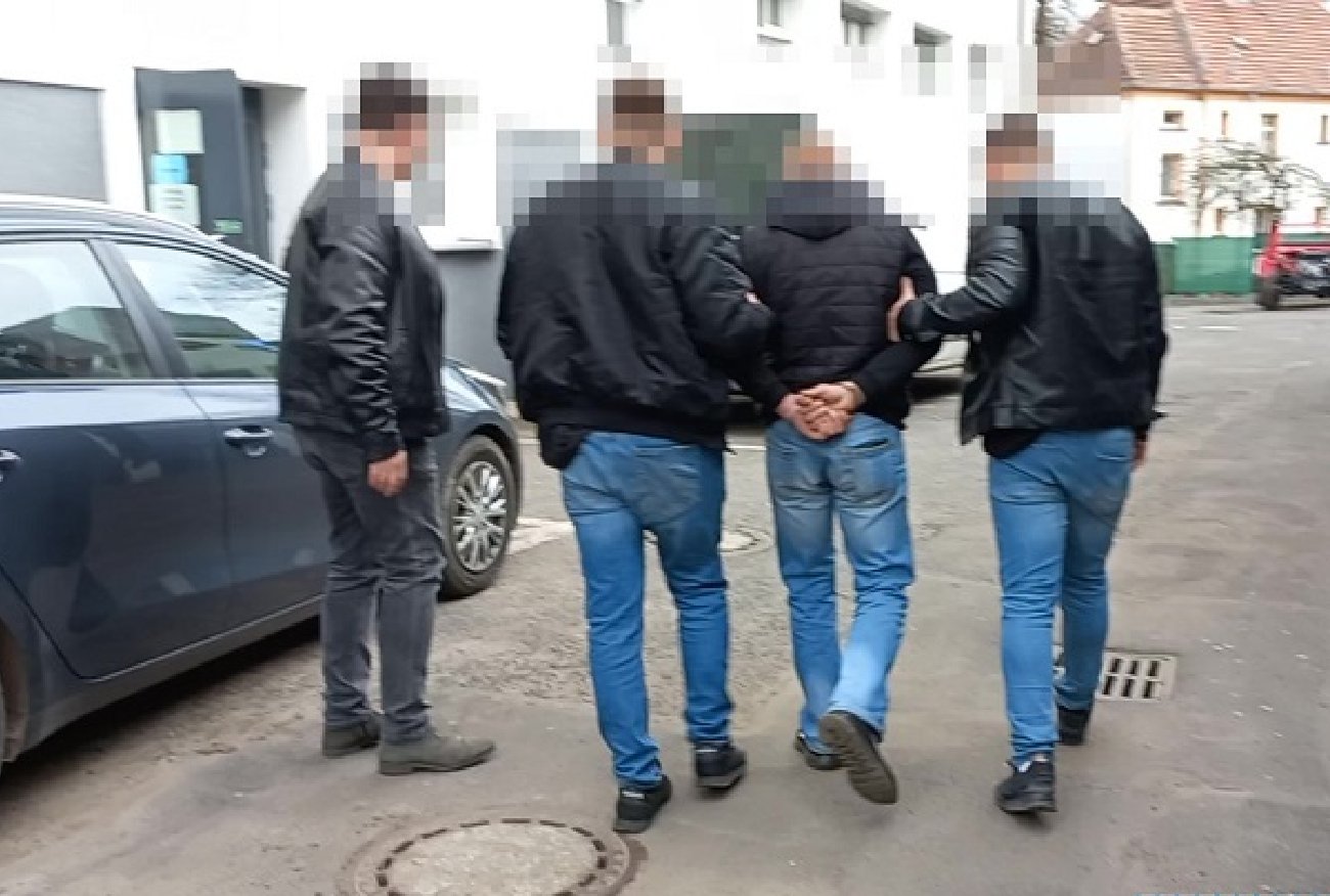 Lubań. Zgwałcił starszą kobietę i ukradł jej 50 zł. Policja ogłasza przełom.