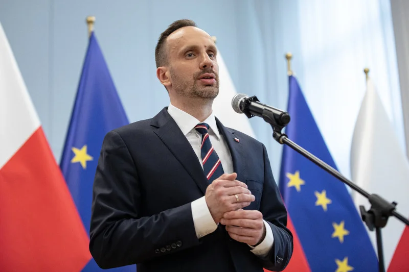 Poseł Janusz Kowalski ostrzega PiS przed dymisją Zbigniewa Ziobry.