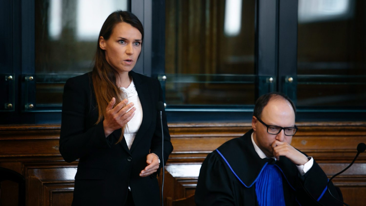Posłanka PO Agnieszka Pomaska zaskarżyła w sądzie radną PiS Annę Kołakowską za wpis "Trzeba to coś złapać i ogolić na łyso". Prokuratura umorzyła śledztwo.
