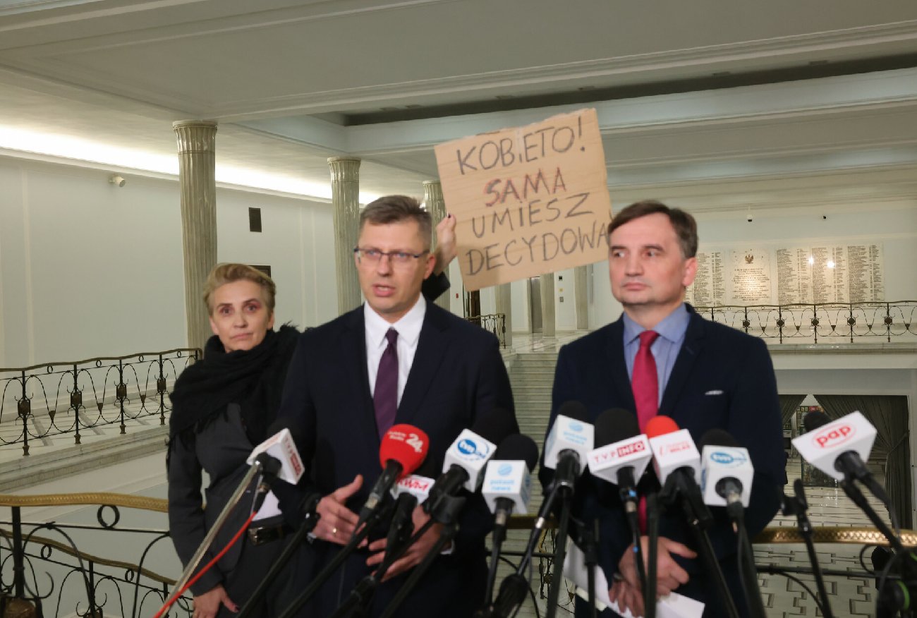 Scheuring-Wielgus zakłóciła konferencję Ziobry. "Sama umiesz decydować"