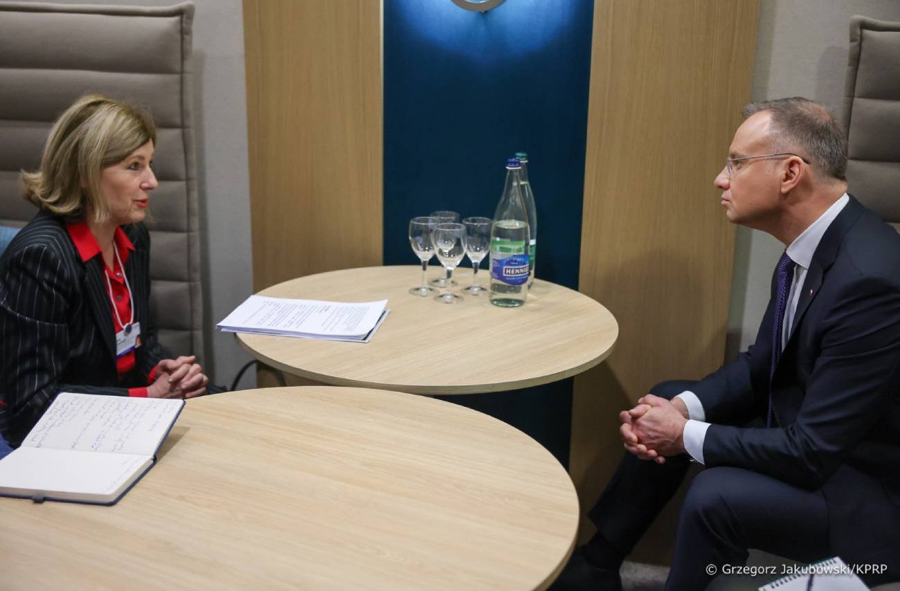 Prezydent Andrzej Duda rozmawiał w Davos  z szefową KE Verą Jourovą m.in. o kwestii Mariusza Kamińskiego i Macieja Wąsika.