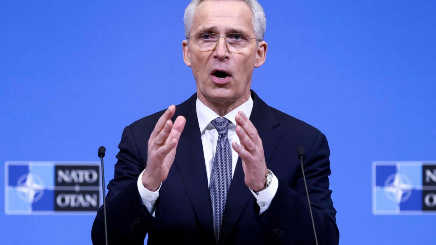 Szef NATO Jens Stoltenberg alarmuje ws. Rosji.