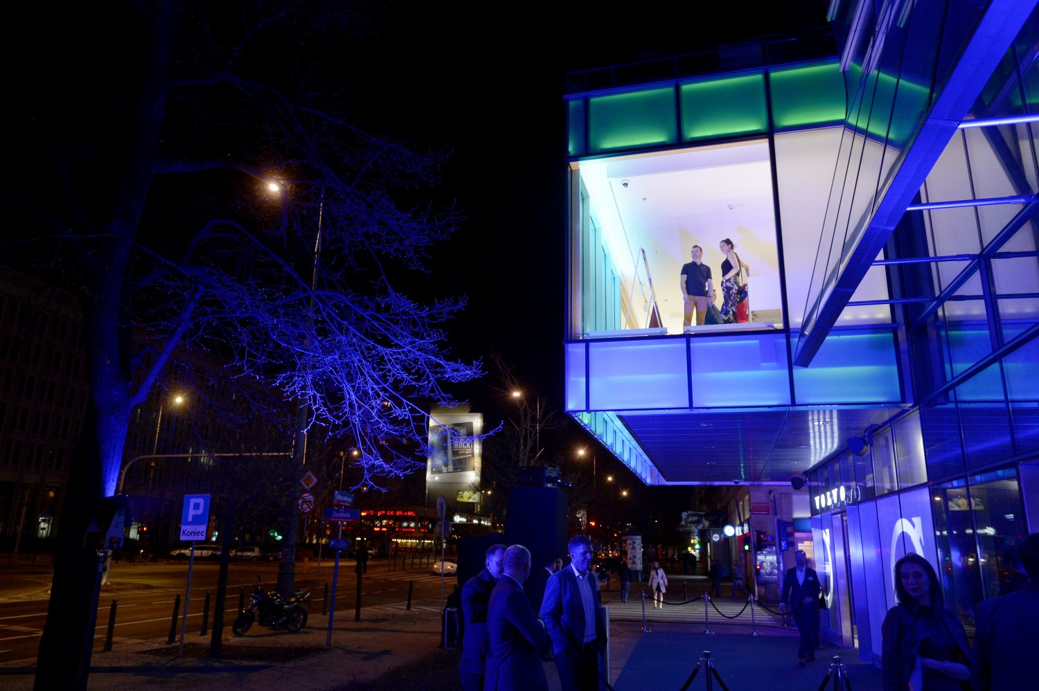 W samym centrum Warszawy pojawiła się nowa miejscówka od Volvo.