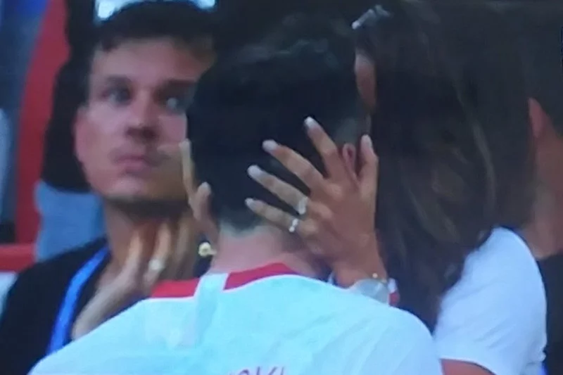 Anna Lewandowska pocieszała męża po nieudanym meczu.