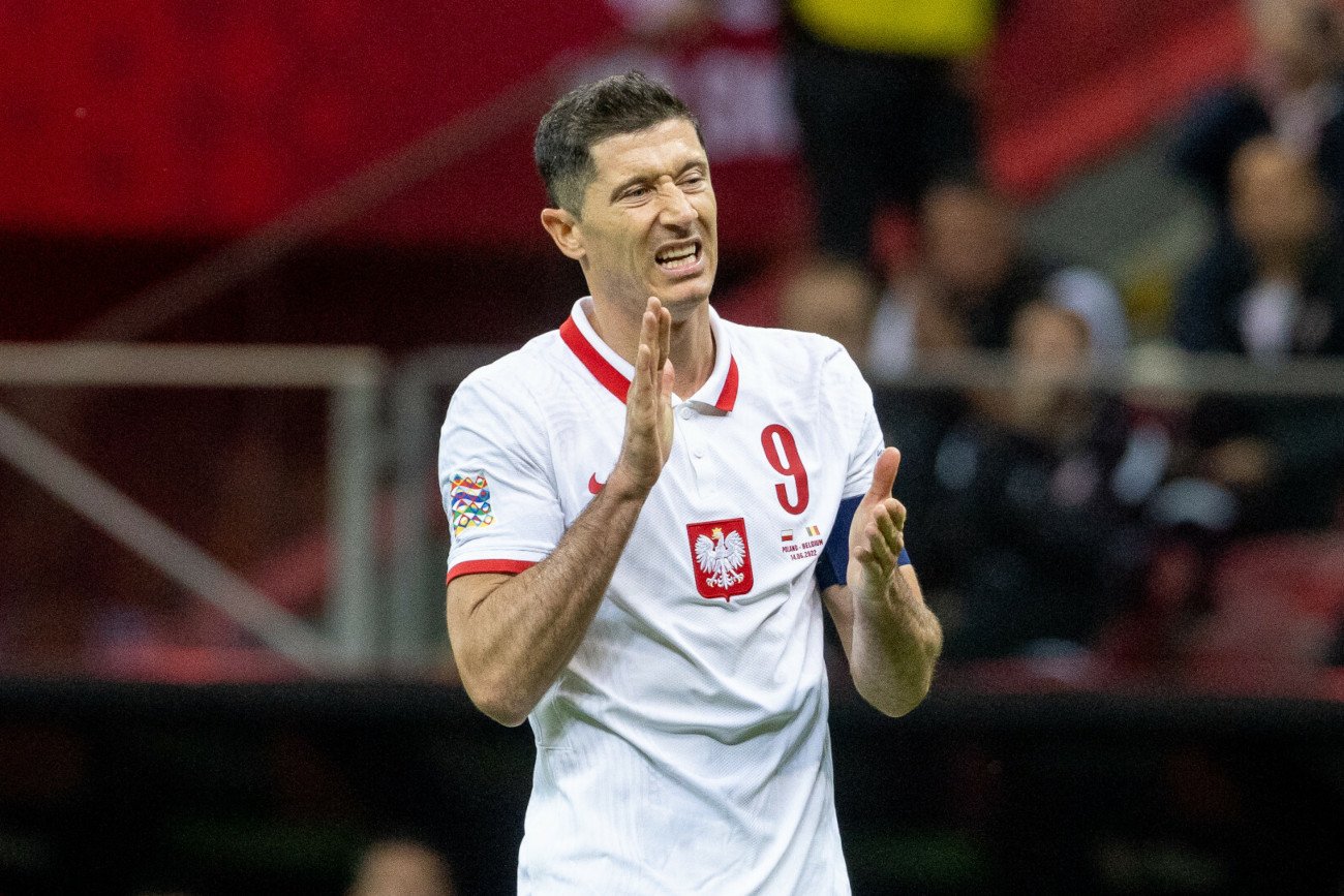 Robert Lewandowski może mieć niezadowoloną minę, jeśli szefowie Bayernu Monachium dopną swego...